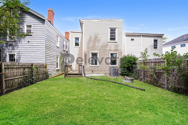 Building Photo - 1313 N 20th St