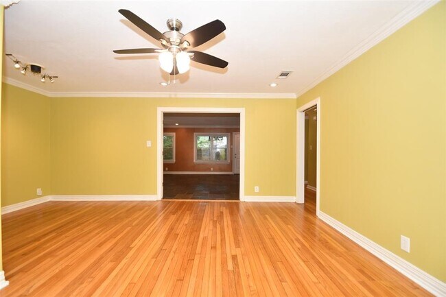 Building Photo - 5535 Berry Creek Dr