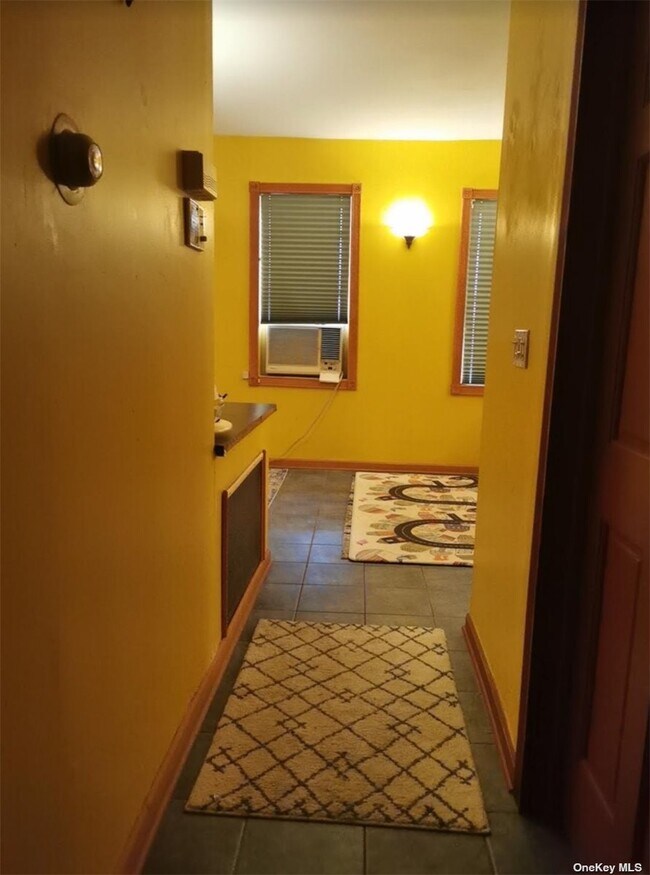 Building Photo - 90 Main St