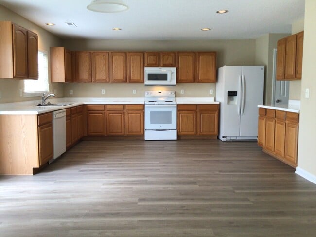 Building Photo - 3104 Olustee Dr