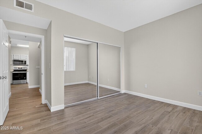 Building Photo - 5401 E Van Buren St