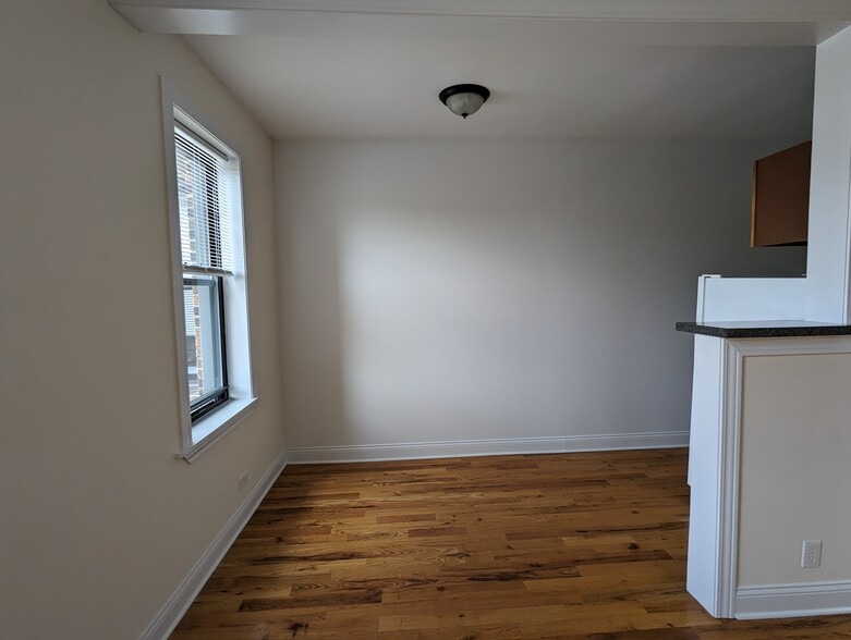 Building Photo - 338 Tudor Ct