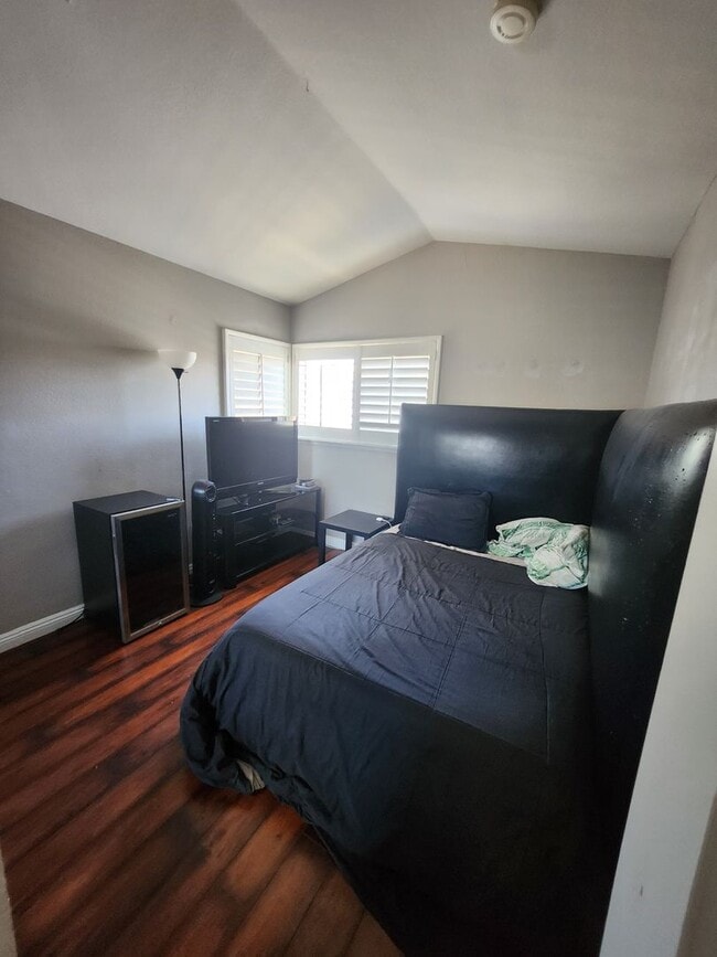 Building Photo - Rare rental in Sycamore Crossing!