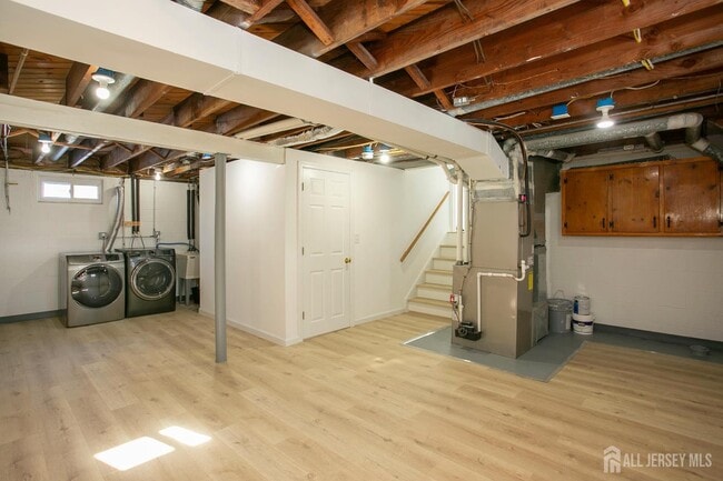 Building Photo - 40 Essex Ave