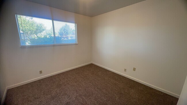 Building Photo - 1911 Celeste Ct