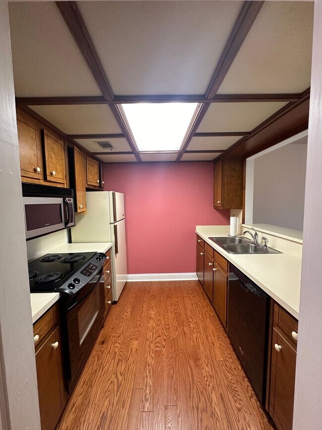 Building Photo - Oakridge Commons