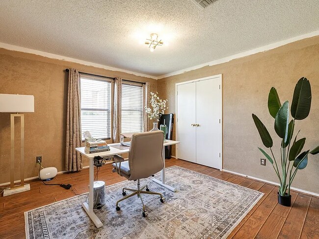Building Photo - 1435 Greenbrook Dr
