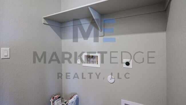 Building Photo - 3Bed/2Bath Home In Scottsdale! JOIN THE WA...