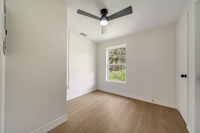 Building Photo - 411 Ave A