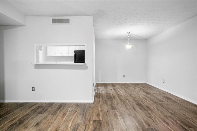 Building Photo - 1006 Dunbar Dr