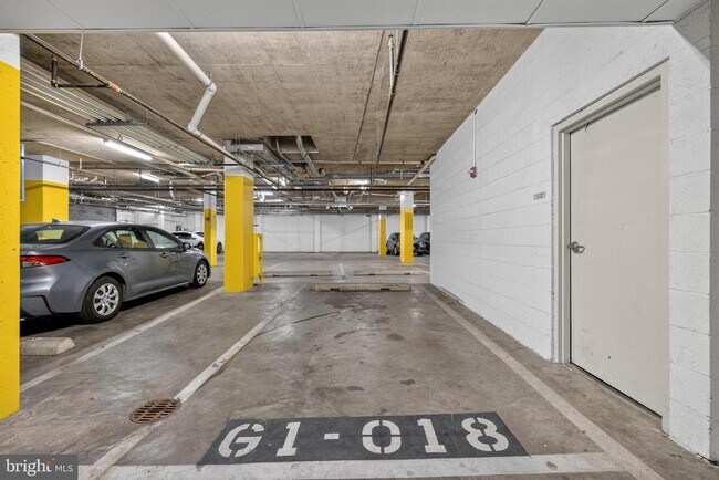 Building Photo - 1390 Kenyon St NW