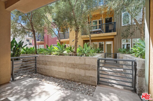 Building Photo - 4050 Glencoe Ave