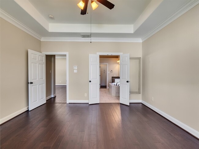 Building Photo - 5342 Tyler Park Ln