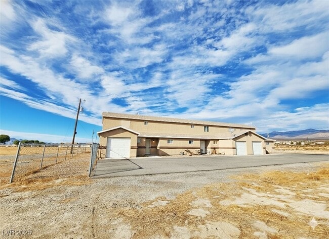 Building Photo - 200 S Mount Charleston Dr E