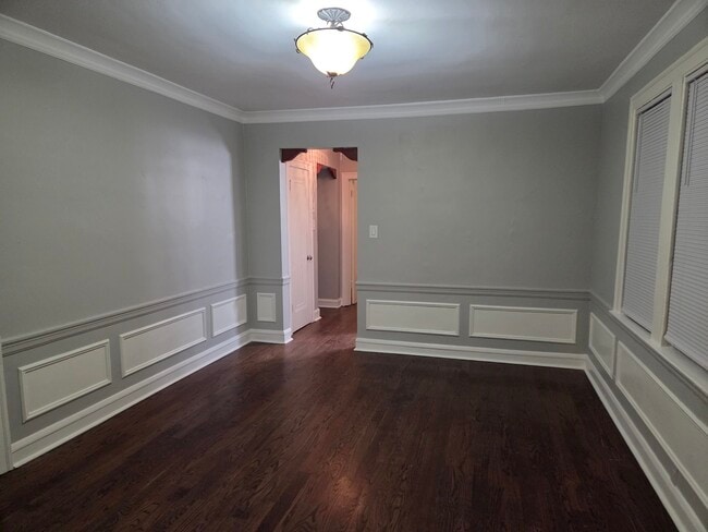 Building Photo - 5653 N Spaulding Ave