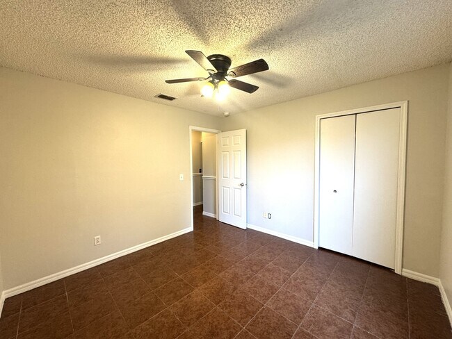 Building Photo - 2728 Corrigan Dr
