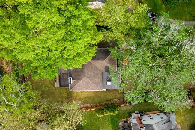 Building Photo - 782 Piedmont Way NE