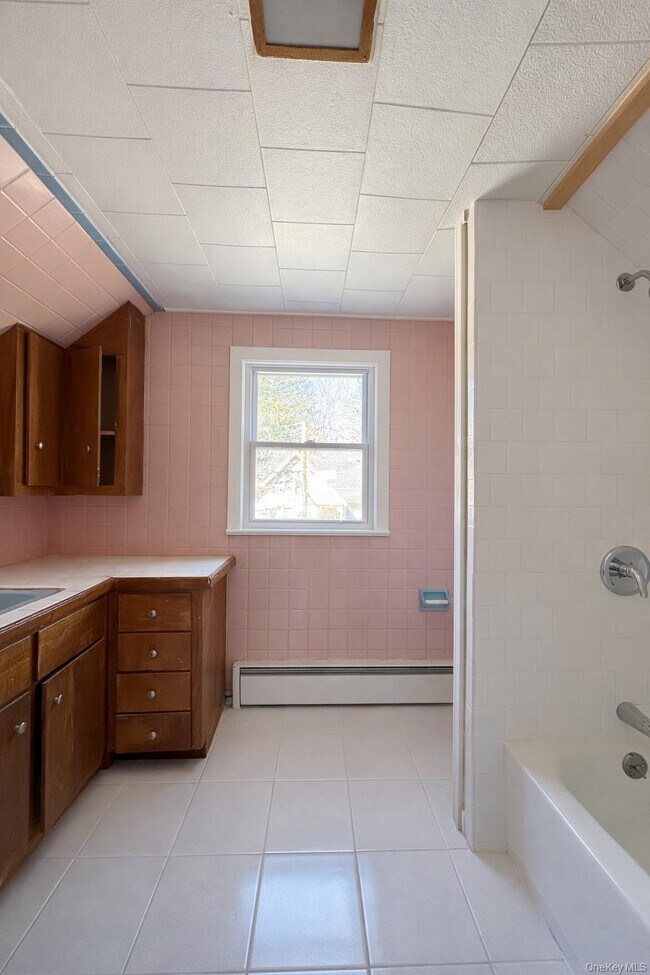 Building Photo - 440 N Main St