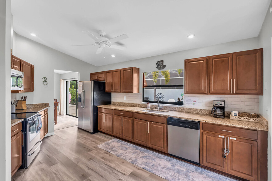 Building Photo - 27414 Pollard Dr