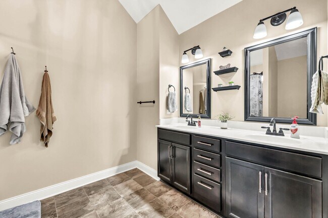 Building Photo - 1289 Morstead Dr