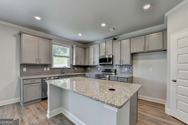 Building Photo - 7309 Yewtree Dr