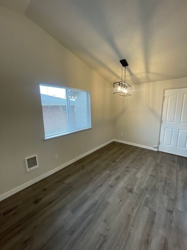 Building Photo - **MOVE IN SPECIAL**  Must See Updated 3 Bedroom with Large Yard!