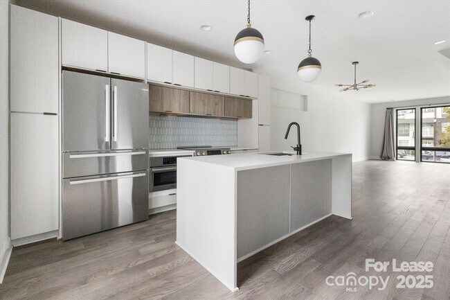 Primary Photo - 1212 Minter Pl