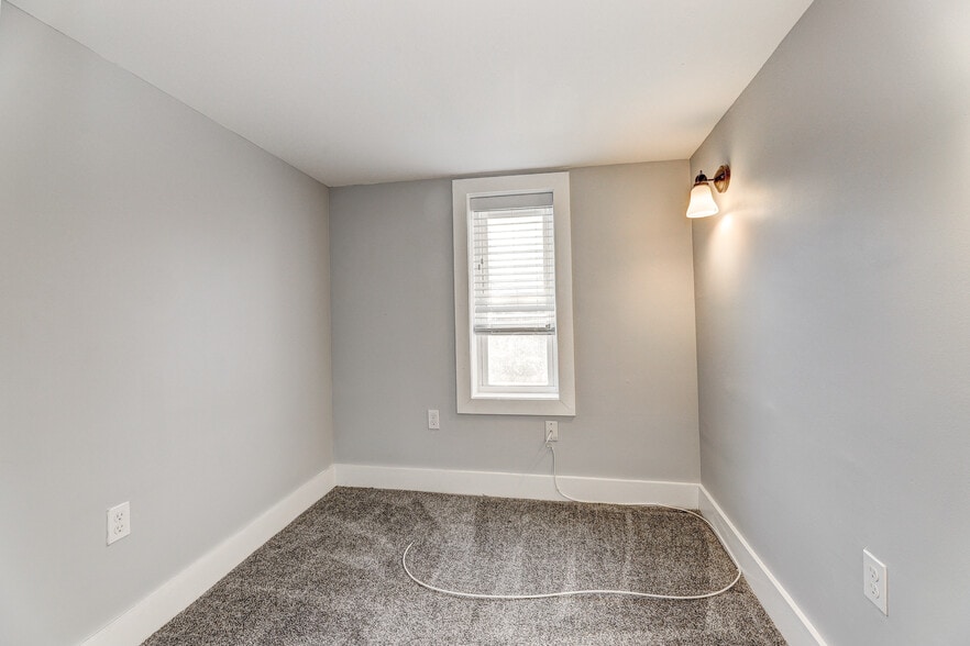 Second floor den/office space. - 60 S Carrollton Ave