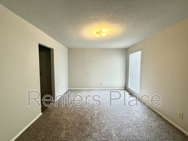 Building Photo - 1548 E 74th St