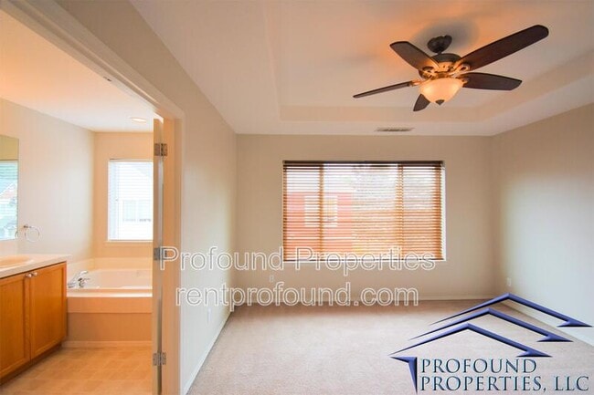Building Photo - 6055 SW 208th Pl