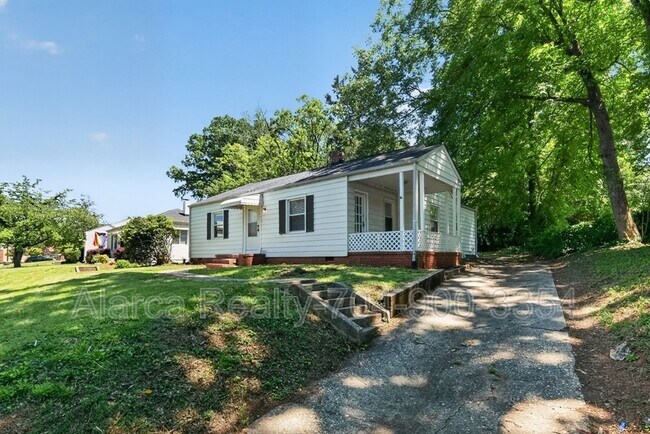 Building Photo - 2322 Belfast Dr
