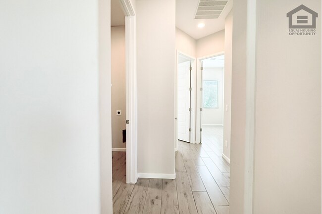Building Photo - 3Bed/2Bath Home in Cave Creek! Move-In Ready on 05/21/2026! -- NO HOA!