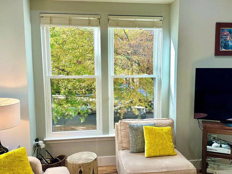 Building Photo - 3911 Elbert Ave