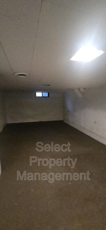 Building Photo - 224 Killea St