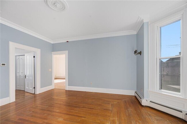 Building Photo - 89 Oak St