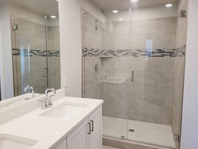 Building Photo - Beautiful SFH Available For Rent! Located ...
