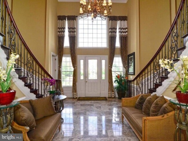 Building Photo - 43840 Hickory Corner Terrace