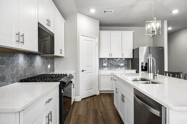 Building Photo - 1107 Emberwood Dr