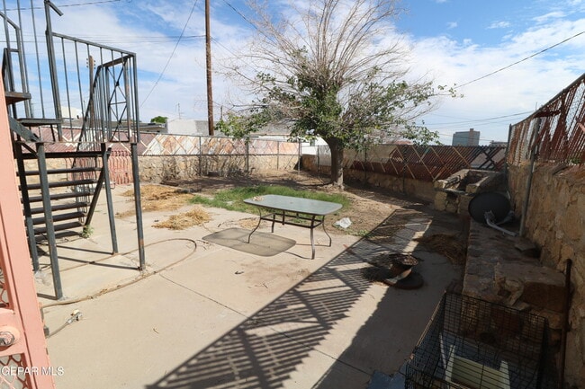 Building Photo - 536 Bataan Cir