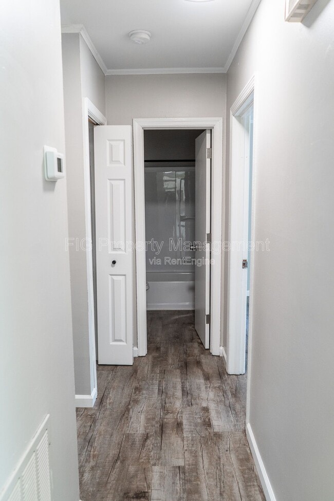 Building Photo - 112 Louella Dr