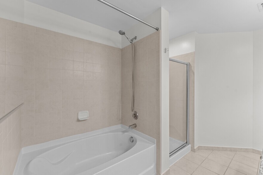 Building Photo - 3650 S Glebe Rd