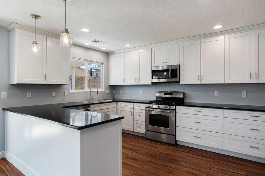 Kitchen - 8201 Wolverine Dr NW