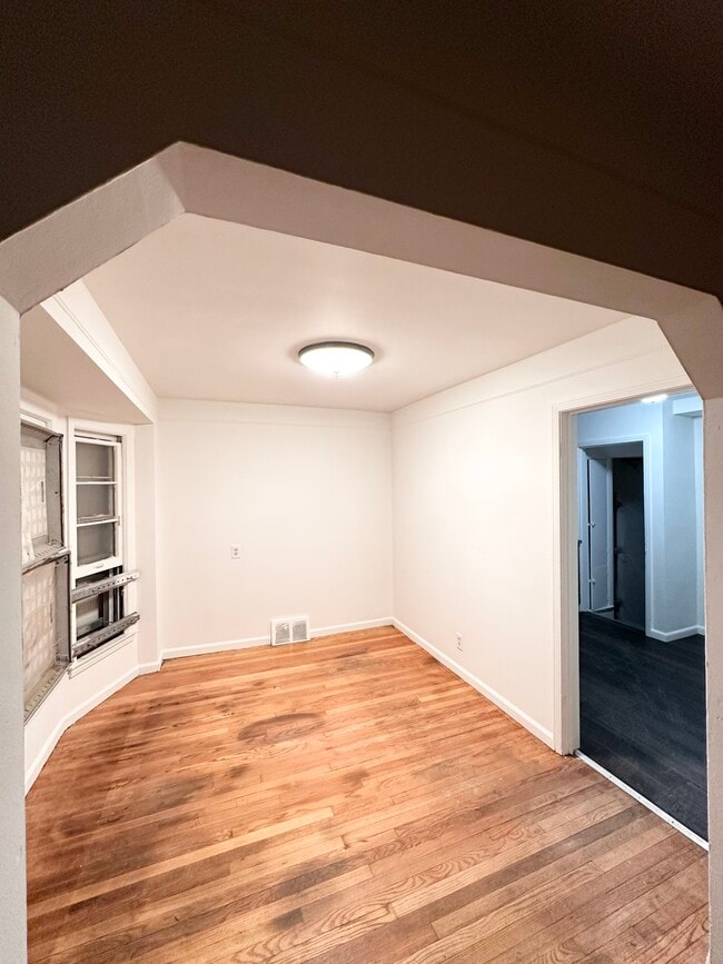 Building Photo - 18071 Albion Ave