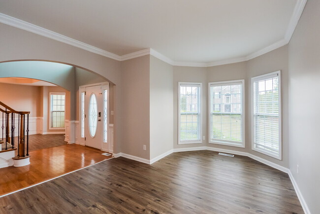 Building Photo - 2408 Hyde Park Ct
