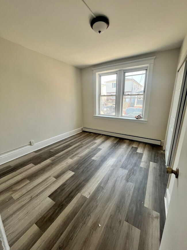 371 Whiton St - 366 Whiton St