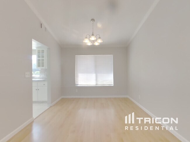 Building Photo - 9027 Warm Springs Cir