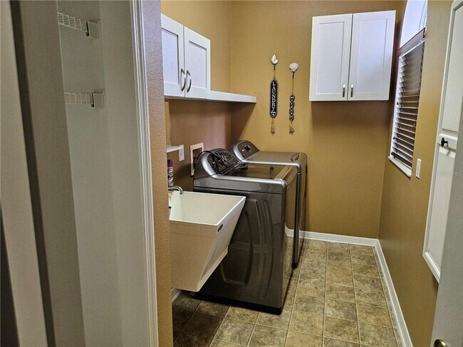 Building Photo - 9 Forge Ln