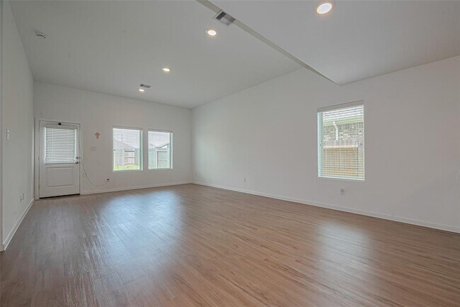Building Photo - 5110 Sunvalley Bend Dr