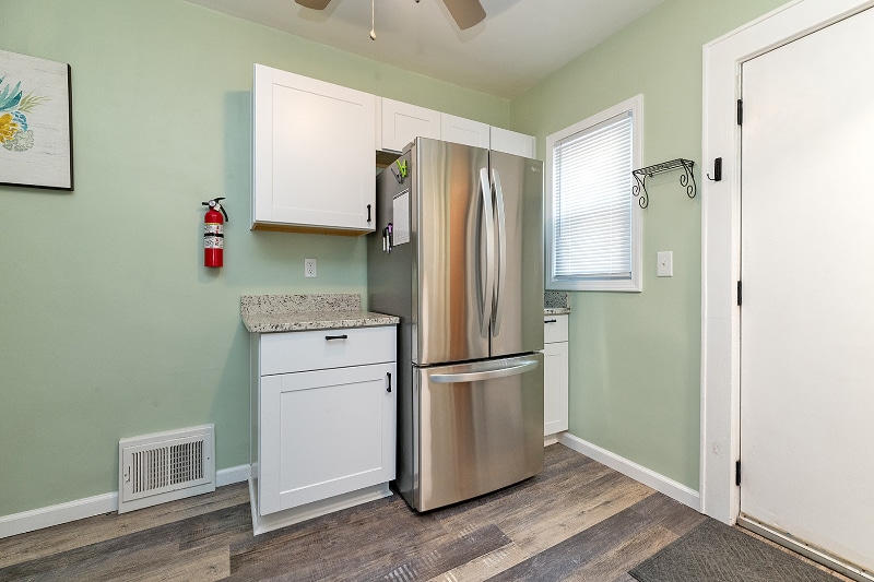 Building Photo - 321 W Lapeer St