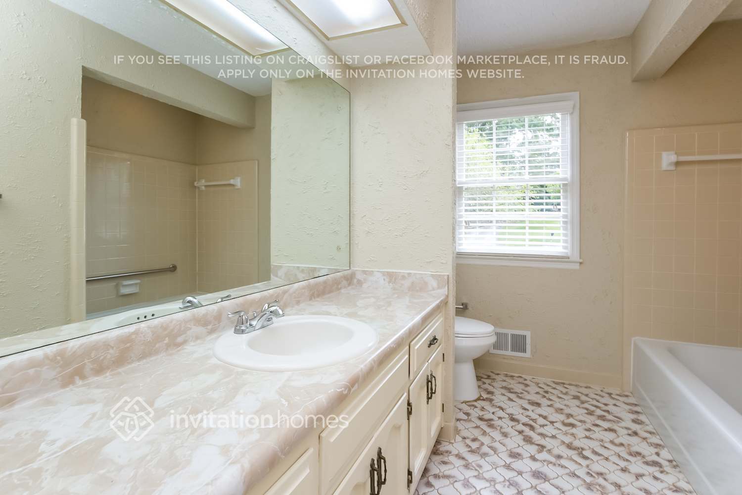 Building Photo - 680 Foxcroft Cir SE